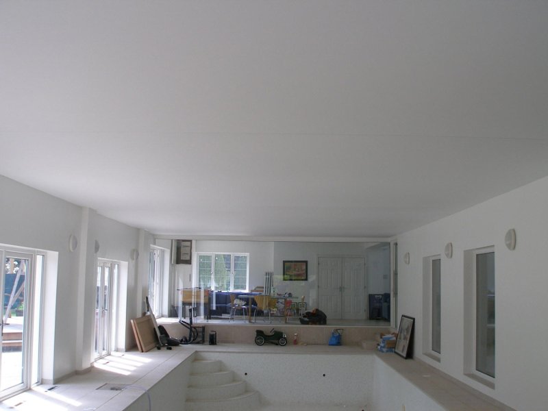 Белый матовый потолок